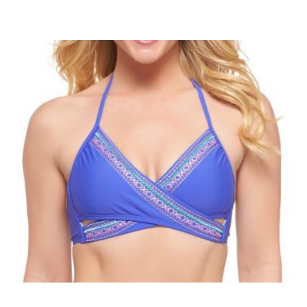 Wrap around crocheted bikini top